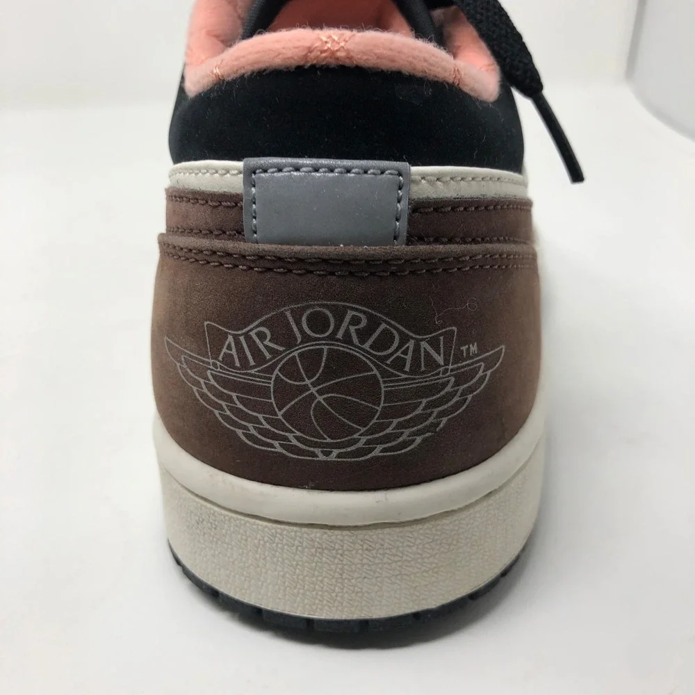 Nike Air Jordan 1 Low Mocha Brown Sneakers Mens‎ 9.5 Streetwear Comfort Lace Up